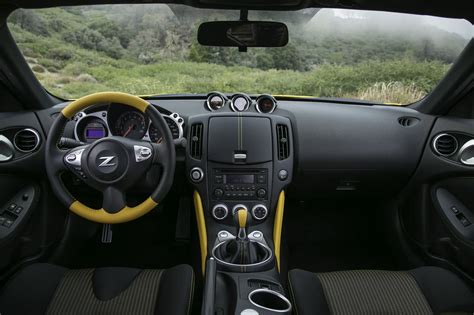 2018 Nissan 370Z Coupe Interior