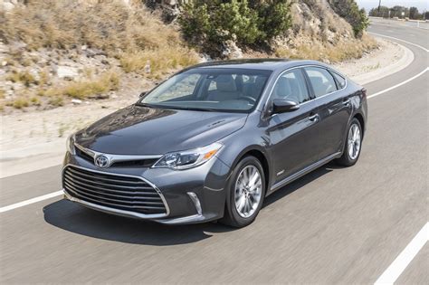 2018 Toyota Avalon Hybrid Owners Manual and Concept