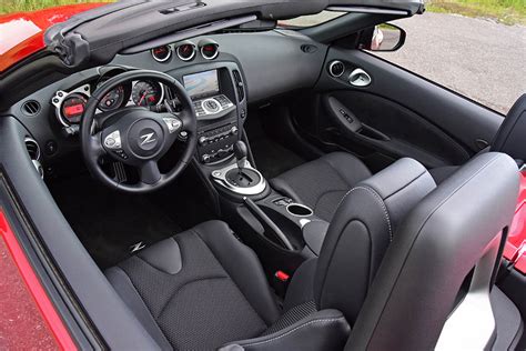 2019 Nissan 370Z Roadster Interior