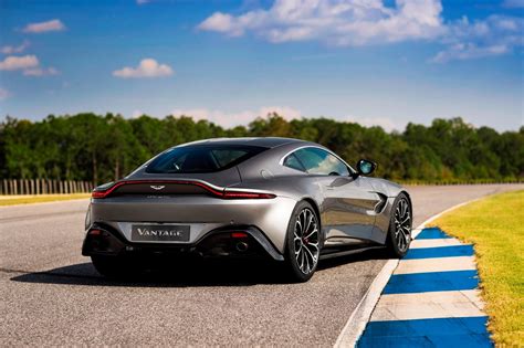 2020 Aston Martin Vantage Owners Manual