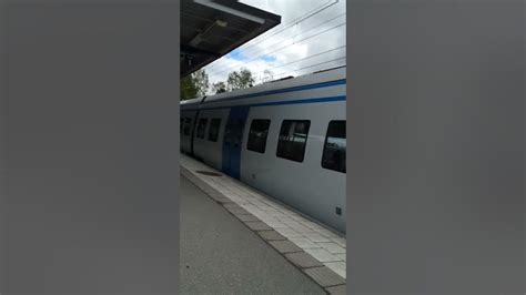 Ankommande Tåg Nyköping: En Resguider Till Tågstationen i Nyköping