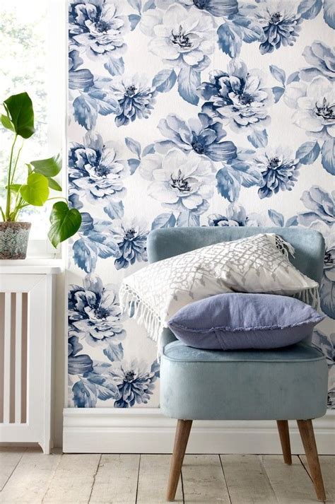 Blå Blommig Tapet: Forvandl ditt hjem til en oase av fred og inspirasjon