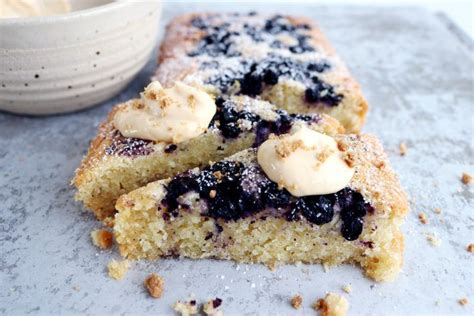 Blåbärskaka med Mandelmassa: En Smakfull och Nyttig Dessert