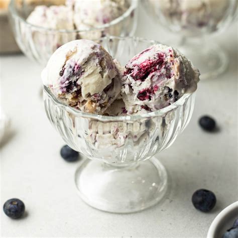 Blueberry Crumble Ice Cream: A Delectable Treat for Your Taste Buds