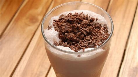 Buatan Sendiri Milkshake Selai Kacang Tanpa Krim yang Akan Membuat Anda Terkesima