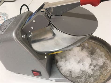 Buz Rendeleme Makineleri: Soğuk İçkilerinizin Vazgeçilmezi