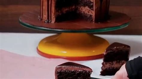 Cara Membuat Icing Cokelat Fudge yang Lezat
