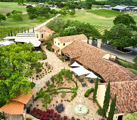 Chapel Hill Vineyard: Redefining Luxury Living in the Heart of Texas Hill Country
