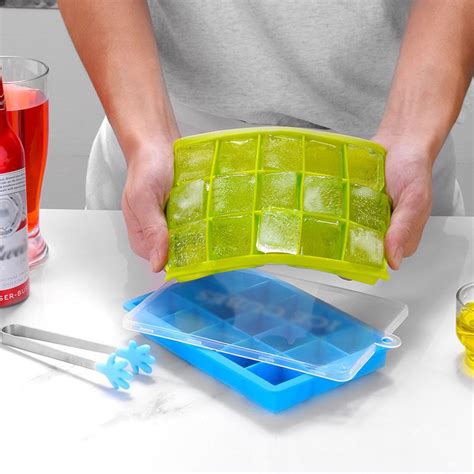 Chill Out with the Ultimate Cube Ice Mold!