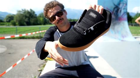 Chris Joslin Shoes: Experience Utter Bliss With Every Step