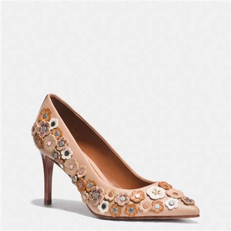 Coach Tea Rose Shoes: A Symphony of Style and Comfort for Every Step