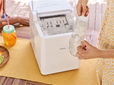 Cool Down This Summer with the Ice Maker Silvercrest: A Refreshing Revolution