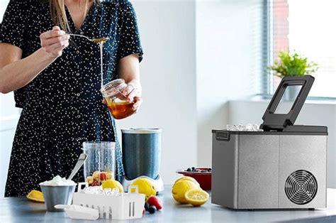 Cool Down Your Summer with the North Clan Ice Maker: Your Ultimate Companion for Refreshing Beverages