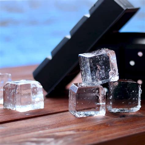 Crystal-Clear Ice Cubes: Transform Your Drinks into Culinary Masterpieces