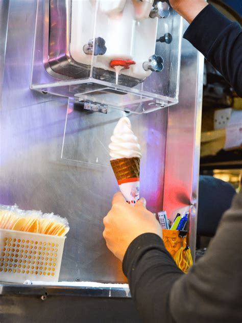 Découvrons la magie de la machine à glace professionnelle : un artisan de bonheur glacé