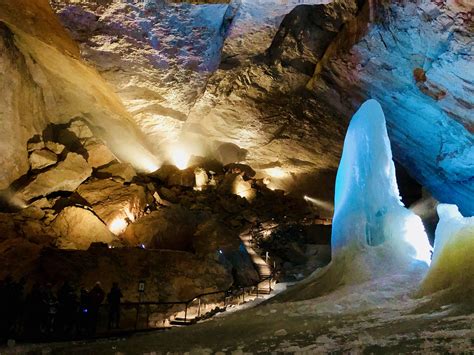 Dachstein-Eishöhle: Eine eisige Welt voller Wunder