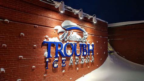 Dapatkan Pengalaman Berseluncur Tak Terlupakan di William B Troubh Ice Arena!