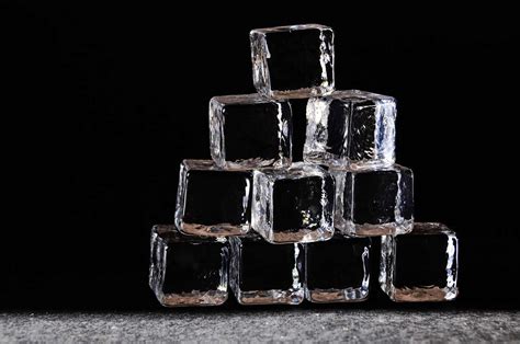 Discover the Crystal Clarity of Perfect Ice Cubes