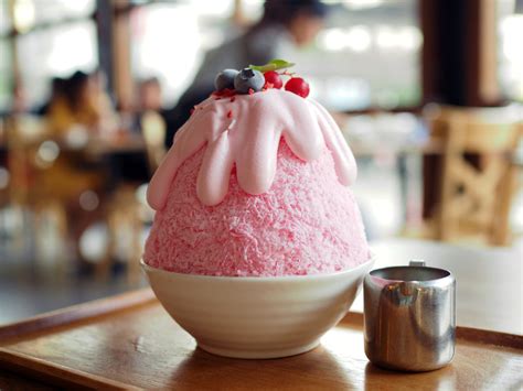 Discover the Sweet and Refreshing World of Kakigori Machines: Your Ultimate Guide