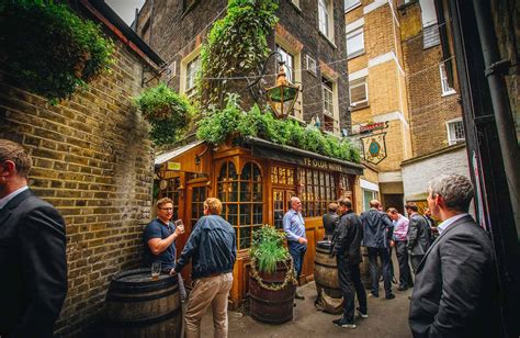 Discover the Vibrant Pub Culture of London: A Comprehensive Guide