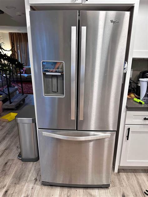 Discover the Whirlpool 20 Ice Maker: A Fountain of Refreshing Convenience