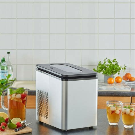 Electric Ice Makers: The Ultimate Guide to Refreshing Convenience