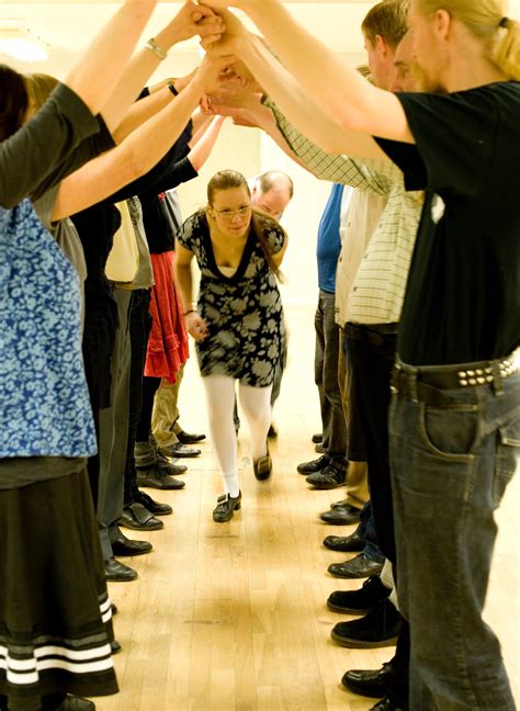 Eringesboda Dans: Upptäck traditionen och lär dig dansa