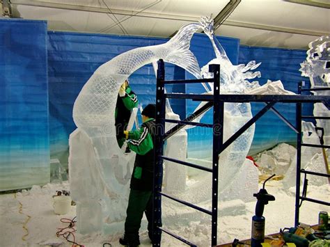Escultores de Gelo: Um Mundo Fascinante de Artesanato e Inovação