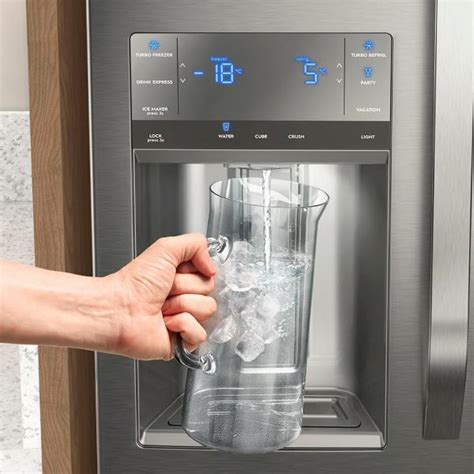 Experience Refreshing Indulgence with Our State-of-the-Art Dispenser de Hielo