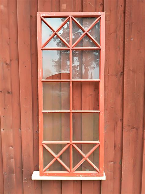 Fönsterhakar gamla fönster - En nostalgisk resa genom tidens gång