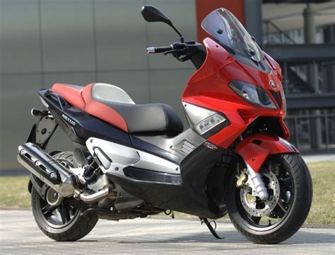 Gilera Nexus 500 Mk1 2005 Factory Service Repair Manual