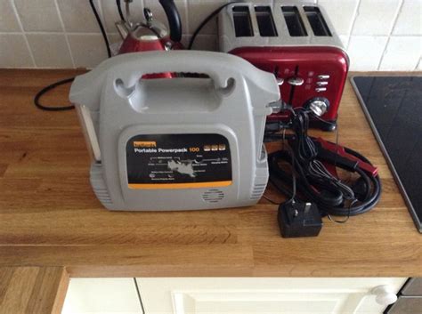 Halfords Portable Powerpack 100 Manual