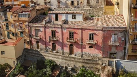 Hus på Sicilien: En Guide till att Köpa och Äga ett Hem på Sicilien
