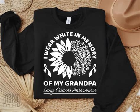 I Wear White in Memory Miss My Grandma Lung Cancer Awareness book cover
