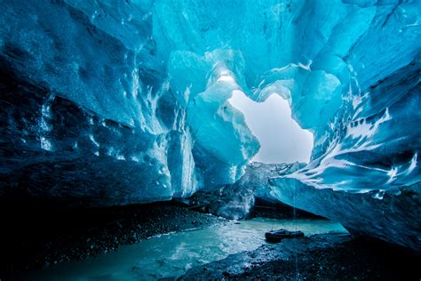 Icelands Ice Caves: An Unforgettable Arctic Adventure