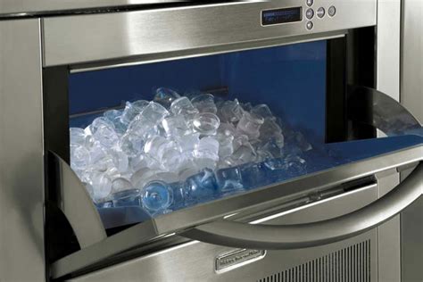 Inbouw ijsblokjesmachine: een essentieel hulpmiddel voor uw horecabedrijf