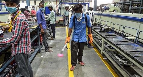 Indias Ice Factories: A Lifeline in a Scorching Embrace
