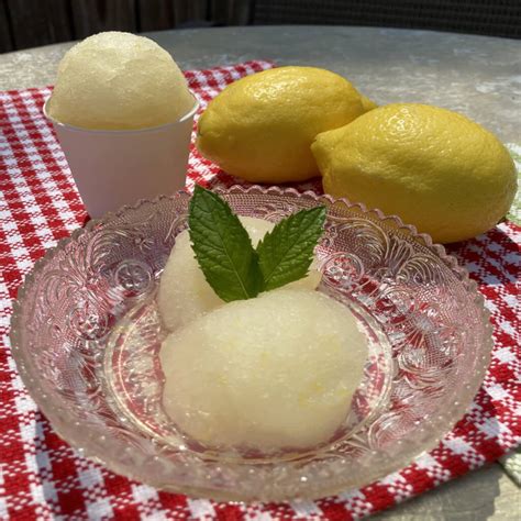 Italian Ice: A Refreshing Treat with Surprising Nutritional Benefits