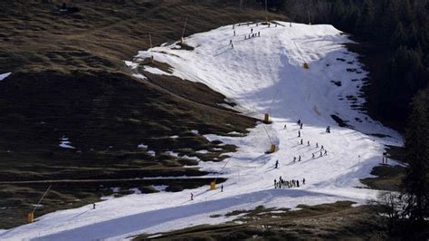 Jadilah Snowaker, Rasakan Serunya Bertualang di Atas Salju