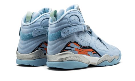 Jelajahi Kedalaman Jordan 8 Ice Blue: Sepatu yang Mencerminkan Perjalanan Anda