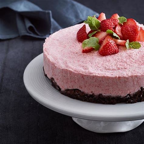 Jordgubbsmousse till tårta: Den ultimata guiden till en utsökt dessert