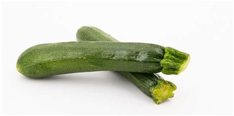 Kan man frysa zucchini: En guide till att bevara sommarens smaker