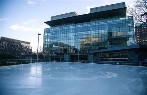 Kendal Square Ice Skating: A Winter Wonderland