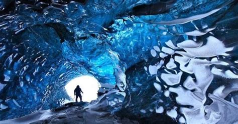 Kristal Isbuan di Islandia: Panduan Penting untuk Menjelajah Keajaiban Alam