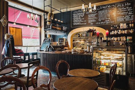 Kvällsöppet: En guide till Stockholms bästa kvällsöppna caféer för studenter