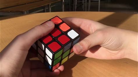 Lär dig lösa Rubiks kub 3x3: En komplett guide för nybörjare