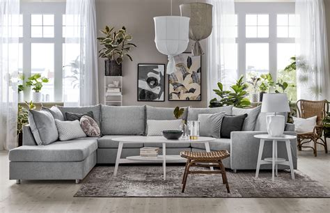 Ljusgrå soffa inspiration: Skapa ett harmoniskt vardagsrum