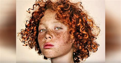 Lockigt hår barn: En hyllning till unika och vackra barn