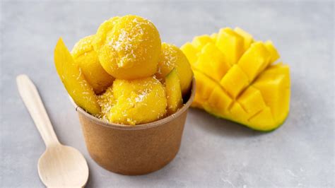 Mango with Ice: A Refreshing Treat with Many Benefits