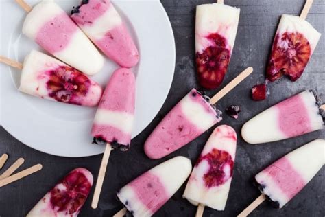 Manjakan Diri dengan Strawberry Ice Cream Popsicle: Nikmati Segarnya yang Tak Terlupakan!